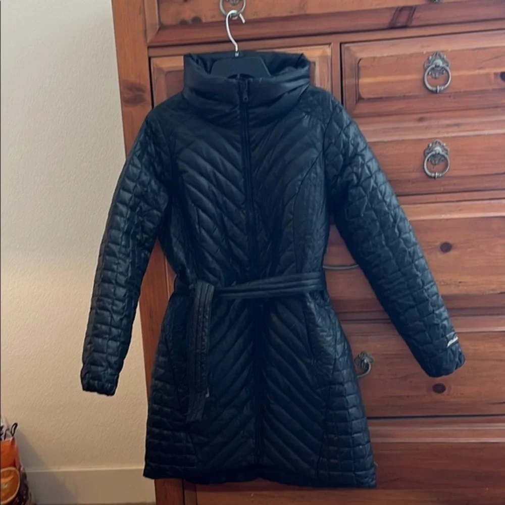 Eddie Bauer Black Puffer Jacket with Quilted Design